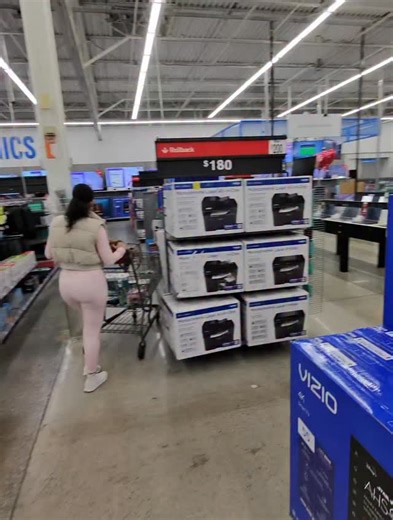 Johnny Bravoo on Instagram: "#pickup #pranks #confidence #viral #comedy"