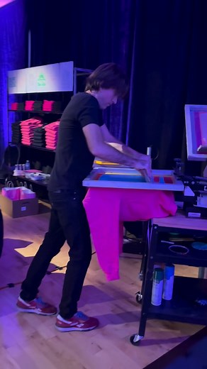 Feeling the pink vibe | T Bar