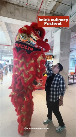 kuliner jajanan Makassar ¡ info promo makassar on Instagram: "Banyak jajanan dan kuliner enak di IMLEK KULINER FESTIVAL by @ra_eventplenner di 1 st Floor nipah park mulai tanggal 11-22 februari. Mulai dari food bazaar, barongsai show, demo masak, live Music, dance competition, cosplay, community event dan masih banyak lainnya. Pokoknya kesini maki langsung, banyak jajanan dan kuliner enak disini. Lokasi : Imlek culinary festival nipah eats mee. 1st Floor nipah park (depan time zone) Yuk tag dan 