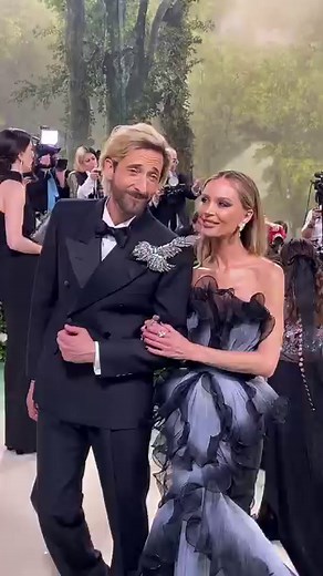 809K views · 28K reactions | Birds of a feather flock together ️ Guests paid tribute to feathers, wings, and birds on the 2024 #MetGala red carpet. In our new exhibition “Sleeping Beauties: Reawakening Fashion,” explore fashion through Earth, Air, and Sky — which defines your personal style? #ReawakeningFashion | The Metropolitan Museum of Art, New York | Facebook