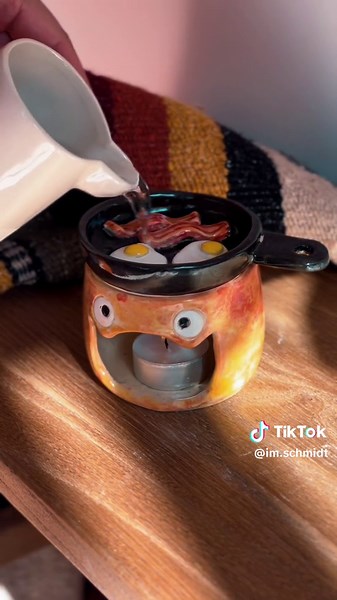 🔥Calcifer aromatic oil burner . . . #howlsmovingcastle #howlsmovingcastlefanart #pottery #ceramic #ceramics #handmade #ghibli #ghiblistudio #calcifer