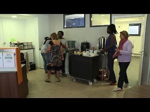 A Paris, la Cité des Dames, refuge pour femmes SDF | AFP Reportage