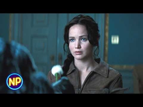 Katniss Must Pretend to Be in Love with Peeta | The Hunger Games: Catching Fire