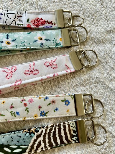Wristlet Keychain Strap / Variety /cute Wrist Strap Keychain / Cute Lanyard / Loop Keychain / Wristlet / Coin Bag / Keychain Wallet - Etsy
