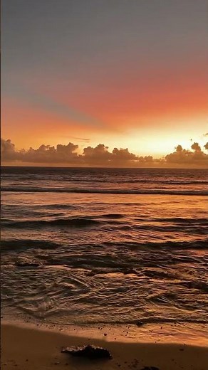 Plage au coucher du soleil comme jamais vu #ocean #travel #aesthetic