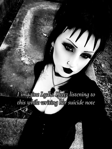 "I am utterly alone..." #beetlejuice #lydiadeetz #timburton #gothic #g... | lydia deetz