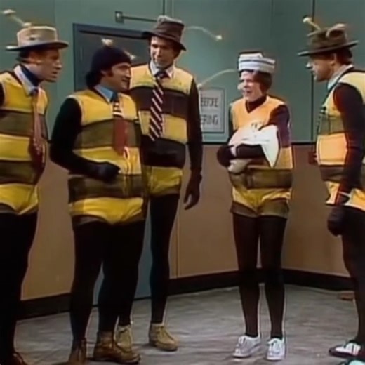 The Killer Bees Early SNL Gilda Radner John Belushi, Dan Aykroyd, Laraine Newman, Garrett Morris, suited up in yellow and black | Two Brother SNL