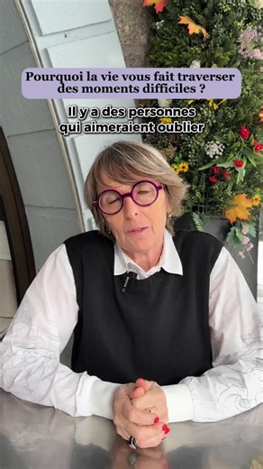 Nathalie Medium on Instagram: "Je sais que certaines personnes aimeraient pouvoir oublier ou effacer des moments difficiles de leur vie. Pourtant, ces épreuves ne sont pas là par hasard. Elles viennent souvent vous pousser à rebondir vers quelque chose de plus juste, ou à vous faire intégrer une leçon essentielle. Lorsque les mêmes schémas se répètent encore et encore, ce n’est jamais anodin. C’est une invitation à vous poser les bonnes questions, à clarifier ce que vous voulez vraiment et, surt