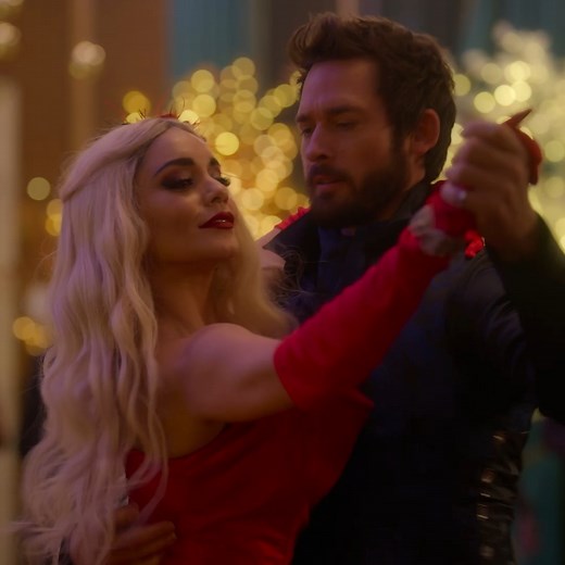 We’re utterly captivated by Vanessa Hudgens’ dangerously enticing laser tango in THE PRINCESS SWITCH 3: ROMANCING THE STAR. Fiona the thief is a real scene-stealer! | Netflix Family