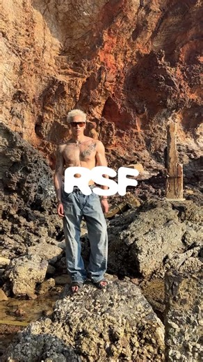 RETROSUPERFUTURE SS26 Collection Transformation and impermanence are deeply connected concepts that emphasize how everything is in constant change and flux. Building from a strong base and shape we then grow, stretch and pull to become unique, recognizable, and create iconic pieces that last over time. Lightweight, sturdy and practical, they are capable of being, like every model in RSF’s SS26 collection, more than one thing simultaneously - and not only as a form of expression. Casting @thepepp