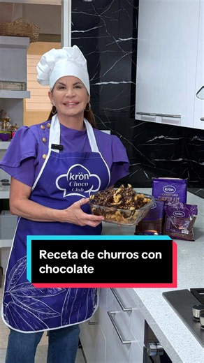 ¿Quieres aprender a hacer churros? Hoy te voy a enseñar a preparar los mejores churros del mundo, con los que consentirás a tu familia es muy fácil no se la pierdan. Ingredientes: - 250 ml de agua. - 50 grs de mantequilla o manteca. - 20 grs de azúcar. - pizca de sal. - 150 grs de harina de trigo. - 2 huevos. Para decorar: - azúcar. - canela en polvo. Preparación: ✅ En una olla agrega el agua, la mantequilla, el azúcar y la sal. ✅ Cuando hierva agrega toda la harina de una sola vez. ✅ Mezcla has