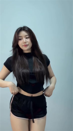 Eye-catching Finger Dance and Basic Dance: Dancing in your Eyee with Klay