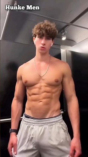 Improving#aesthetic#muscle#motivation#posing#abs#chest#biceps#model#body#hunk#gym#workout#back#bulge