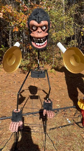 Awesome Spirit Halloween Monty Animatronic Endo Skeleton