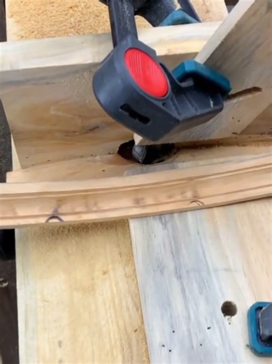 Handheld Tube Circular Jig for Precision Woodworking