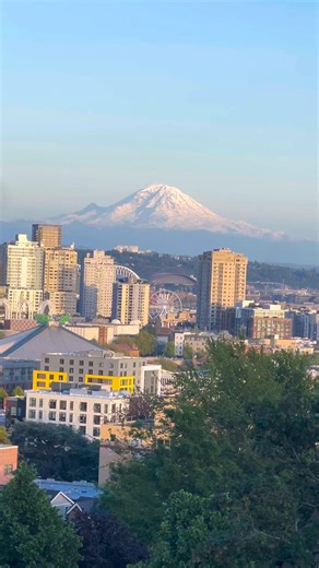 60K views · 1.1K reactions | Mount Rainier, Seattle Washington #seattlewa #seattlewashington #seattle #goodmorning #iloveseattle #washingtonstate #mountrainier #mtrainier #ferriswheel #seattleskyline #kerrypark | Seattle Travel Insider | Facebook