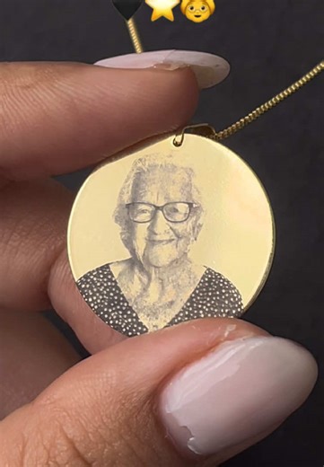 Saudade e Memórias: Colar Personalizado em Homenagem