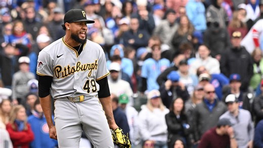Ramírez escapes bases-loaded jams in 10th, 11th innings, NL Central-leading Pirates beat Cubs 4-3