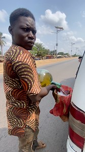 35M views · 342K reactions | Gasolinera en ruta por Benin. #akumbele #travel | Quim Fàbregas | Facebook