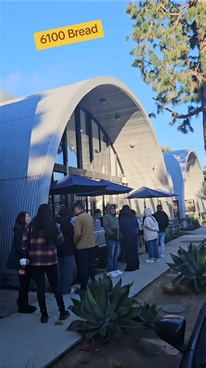 open run, run, run...for blue corn sourdough bread #bakery #bread #sourdough #cafe #pastry #minivlog