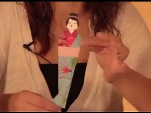 Vídeo: Cómo hacer un marcapáginas con papel y cartulina. ¡Dale un toque personal a tus libros! Con este vídeo tutorial puedes aprender a hacer un marcapaginas cómo este con estilo oriental. ;)