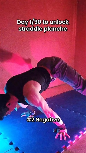 Day 01/30 to achieve the Straddle Planche#calisthenics #straddleplanche