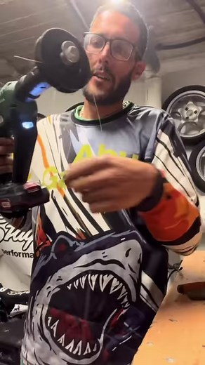 7.3K views · 21 reactions | Comme quoi mon cerveau de mécanicien a de l’intérêt pour la pêche ‍Comment vider sa bobine rapidement en gardant le fil nickel bien rangé Vous pensez que l’idée est pas mal ?  Allez dites moi en commentaire si c’est pas bête  #salade93 #sealade93 #fisher #tuto #pesca #peche #pecheurs #fish #fishus #pescacatalunya #pescaesportiva #fishuslures #pescador #tutorial #tresse #trenza #fishermen | Salade empire | Facebook