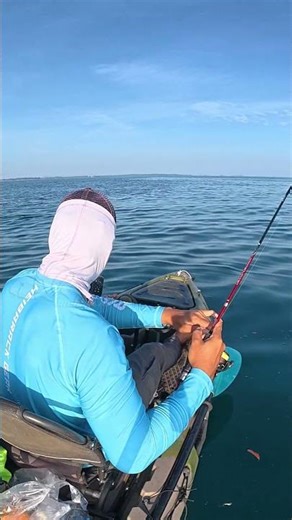 micro jigging with kayak fishing strike delicious grouper #fishing #mancing #jiggingfishing
