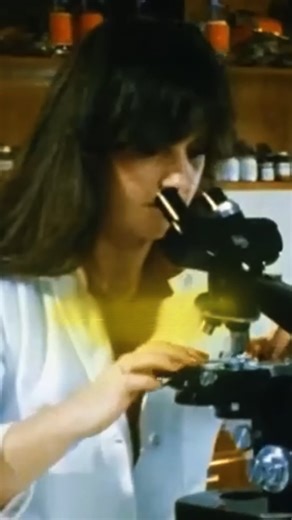 Neil deGrasse Tyson outsmarts a biologist 😮