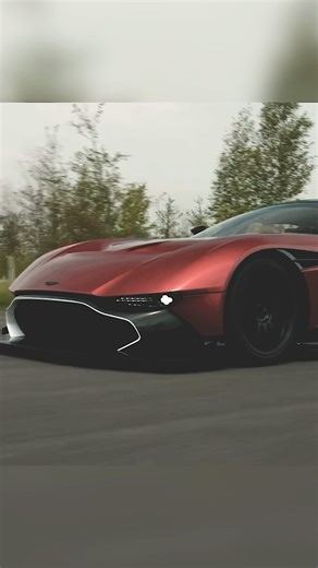 Jeremy has mixed feelings about the Aston Martin Vulcan🤔😏