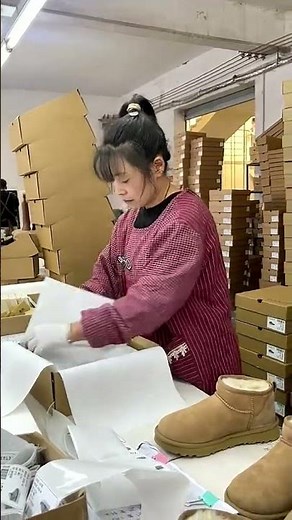 Mesmerizing Snow Boot Making Process 😮🪡