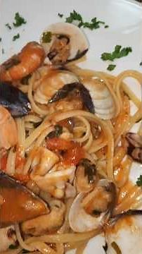LINGUINE ALLO SCOGLIO RECIPE with FROZEN SEAFOOD! #food #8manidachef #easyrecipe