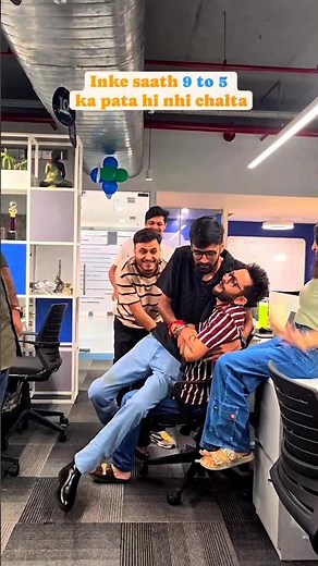 How Time Flies When You're with Work Friends | Office Vibes #office #officecolleagues #fun #work