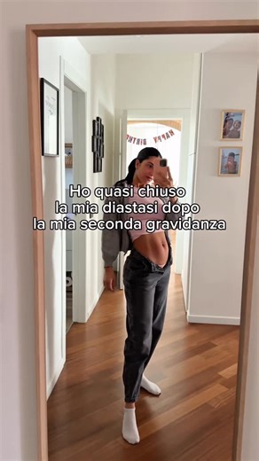 Sara Barluzzi | Personal Trainer on Instagram: "ME LE FATE PROPRIO USCIRE 🤬 Tanti commenti e tanti messaggi di donne che mi attaccano perché semplicemente sto dedicando del tempo al recupero del mio corpo, scrivendomi “quello che fai non è sano”. SPECIFICO: ovviamente a 5 settimane non sto facendo nemmeno 1 dei miei soliti workout intensi perché sarebbe controproducente in questa fase ma bensì solo 15 minuti ogni giorno per recuperare core e pavimento pelvico. Il messaggio per me NON SANO è il 