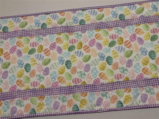 Easter Eggs Quilted Table Runner, Spring Decor, Pastel Watercolor Eggs, Lavender Gingham Border - Etsy