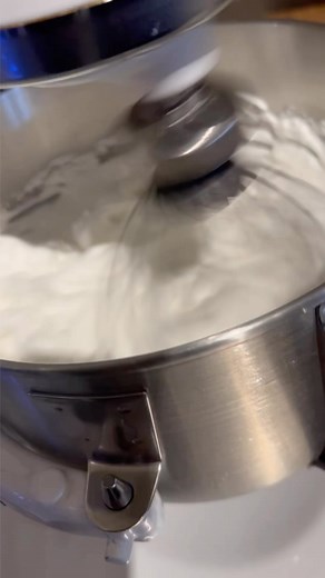 Unleash your culinary passion with Chef Alison at Le Calabash Cooking School! 🍃 Let your taste buds soar with our exquisite Passion Fruit Soufflé which is like eating Passion Fruit Air. Join us for an unforgettable culinary adventure! #french #culinaryclasses #loirevalley #cookingclasses #passionfruit #dessert #soufflé Libérez votre passion culinaire avec Chef Alison à l’école de cuisine Le Calabash ! 🍃 Laissez vos papilles gustatives s’envoler avec notre exquis soufflé aux fruits de la passio