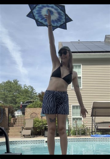 I might be limited in the moves I know but not in my flow 🌊 @Flowstar #flow #flowstar #flowart #flomies #poolflow