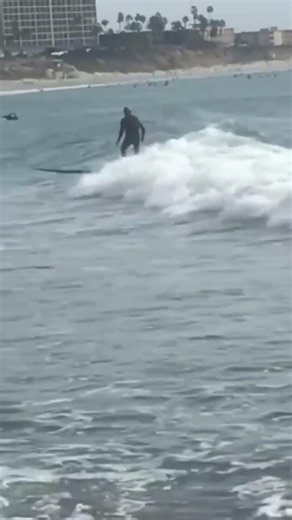 Skip Frye on his glider #glider #skipfrye #surf #surfing
