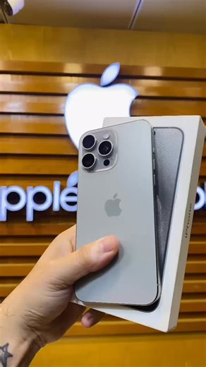 Applewala.Pk on Instagram: "*15 PRO MAX 256GB NATURAL TITANIUM HK* • NON PTA FACTORY UNLOCK • DUAL PHYSICAL SIM TIME END • CONDITION : 10/10 • ⁠BH : 97% HEALTH • ⁠WITH BOX • ⁠SEALED WATERPACK 💦 𝐎𝐫𝐝𝐞𝐫 𝐍𝐨𝐰 | 𝐅𝐚𝐬𝐭 𝐒𝐡𝐢𝐩𝐩𝐢𝐧𝐠 𝐍𝐚𝐭𝐢𝐨𝐧𝐰𝐢𝐝𝐞 𝐎𝐫𝐝𝐞𝐫 𝐭𝐡𝐫𝐨𝐮𝐠𝐡 𝐖𝐡𝐚𝐭𝐬𝐀𝐩𝐩 𝐀𝐏𝐏𝐋𝐄𝐖𝐀𝐋𝐀.𝐏𝐊 𝐁𝐫𝐢𝐧𝐠 𝐇𝐨𝐦𝐞 𝐃𝐞𝐥𝐢𝐯𝐞𝐫𝐲 𝐒𝐞𝐫𝐯𝐢𝐜𝐞 🚚 -𝐆𝐞𝐭 𝐲𝐨𝐮𝐫 𝐀𝐥𝐥 𝐢𝐃𝐞𝐯𝐢𝐜𝐞𝐬 𝐚𝐭 𝐲𝐨𝐮𝐫 𝐃𝐨𝐨𝐫 𝐒𝐭𝐞𝐩- 😍 Stay home and get your favorite Apple D