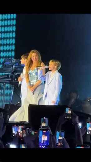 Shakira sorprende cantando con sus hijos en su concierto en Buenos Aires #argentina #shakira