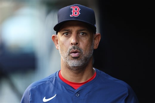 Alex Cora: MLB team 'confident' manager will be persuaded to join