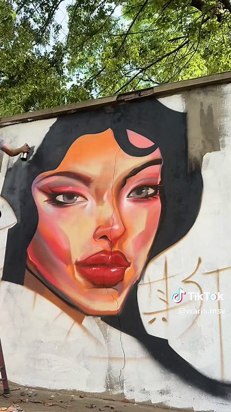 Exploring the Art of Spray Painting with Posca Pens