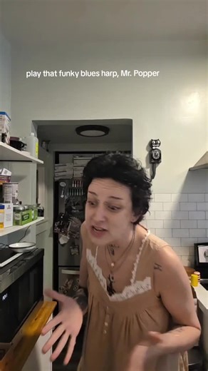 ☽•𝔐🥚•☾ (@peepeegrips)’s video of play that funky music