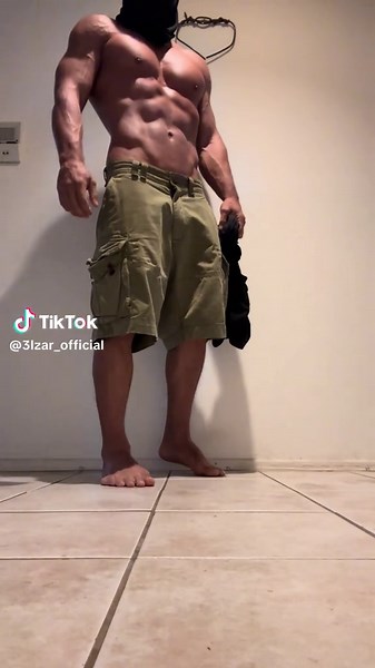 I got more sunlight yesterday than the previous 4 months combined. Day 95 of 2nd Year Day 461 of 500 Push Ups a Day 💥 #pushups #pushupchallenge #pushupseveryday #calisthenics #fitness #fitnessmotivation #tiktok #fitnesstransformation #fy #fyp #foryou #fypage #bodybuilding #mikementzer