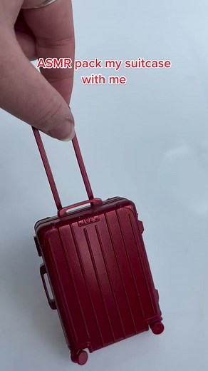 Packing to go on holiday like… 👜👛👌 #minibrands #ASMR #minifashionseries2 #satisfying