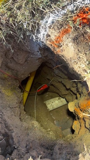 Potholing fo Clashed Underground Utilities #clashdetection #undergroundutilities #potholing #utilitypothole #pothole #ndd #safedigging #utilityexposure #utilitydetection #geoscopelocators #geoscopelocating | Geoscope Utility Detection Services | Facebook