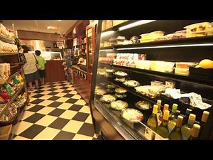 Dining at Tradewinds Island Resorts