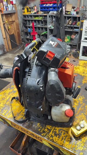 92K views · 800 reactions | Echo backpack leaf blower #echo #leafblower #blownup #foryoupage | small engine repair shop | Facebook