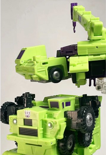 Constructicons Merge Transformation Stop-Motion — Green Block Transformers