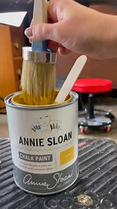 Ombre effects aren’t just for fashion and beauty, you can achieve stunning colour blending on furniture with Annie Sloan Chalk Paint too! Ombre – the subtle transition from one colour into another – might look a little daunting at first, but if you watch Kaćha Furniture you’ll see just how straightforward and satisfying it can be. For this project, Kacha used Tilton, Chicago Grey and Old White Chalk Paint with Dark Chalk Paint Wax. For a full step-by-step on how to create an ombre paint effect, 
